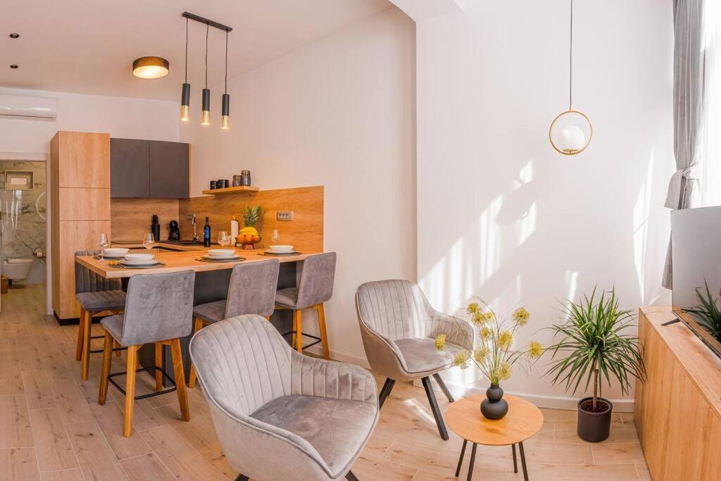 Luksuzni Apartman Ribica U Samom Centru Grada Сплит Экстерьер фото